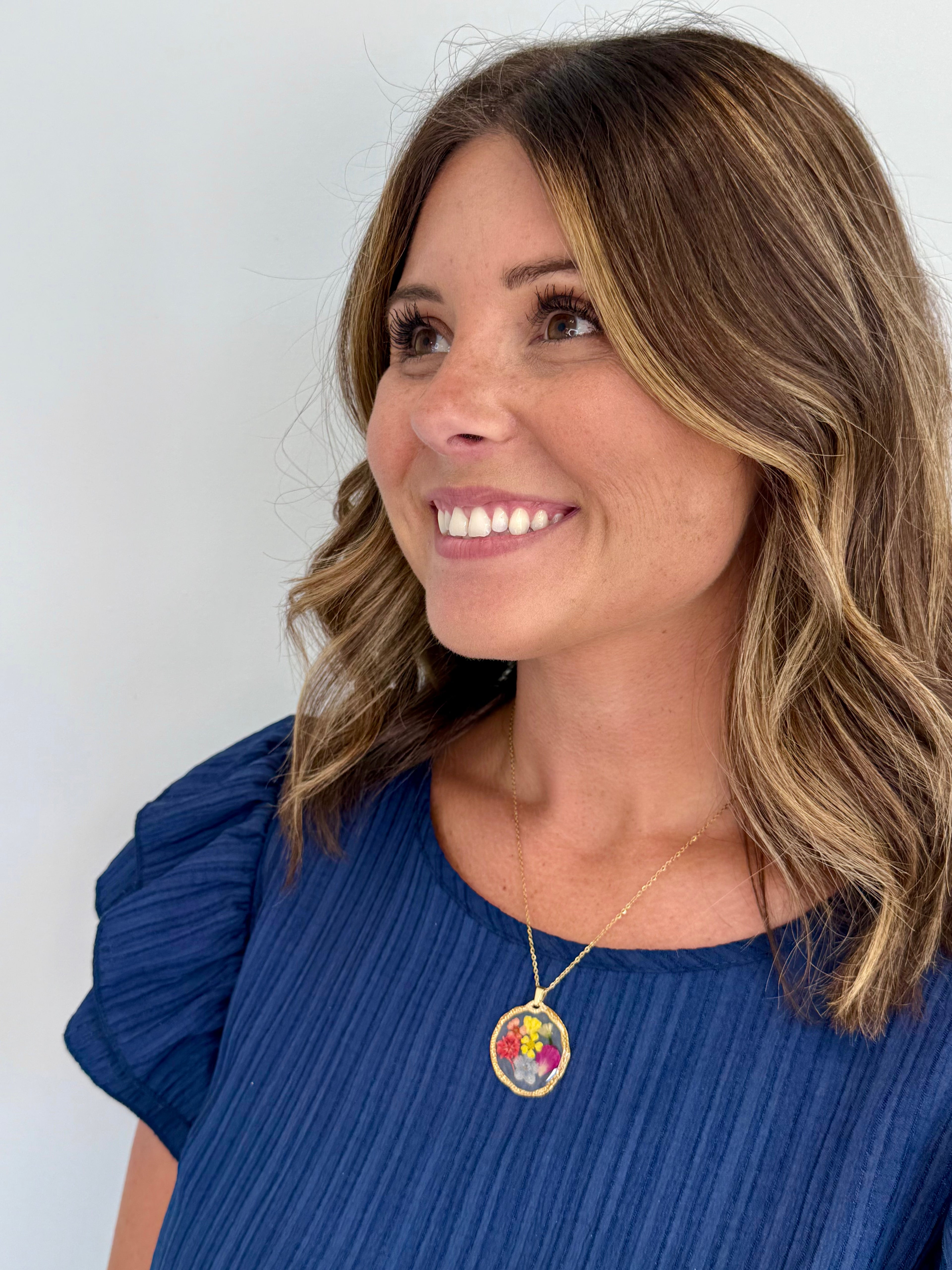 Round Pressed Flower Necklace